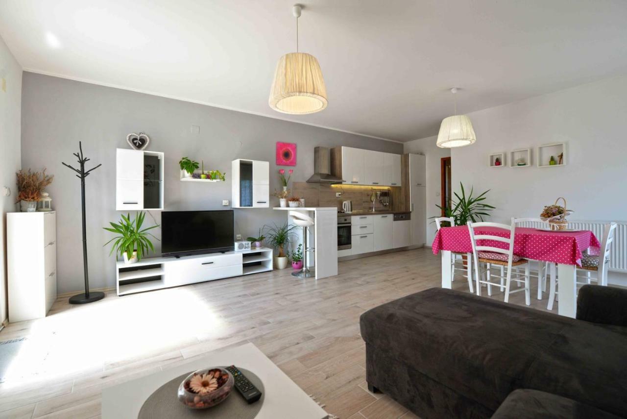 Apartment Kristina Murter Eksteriør billede