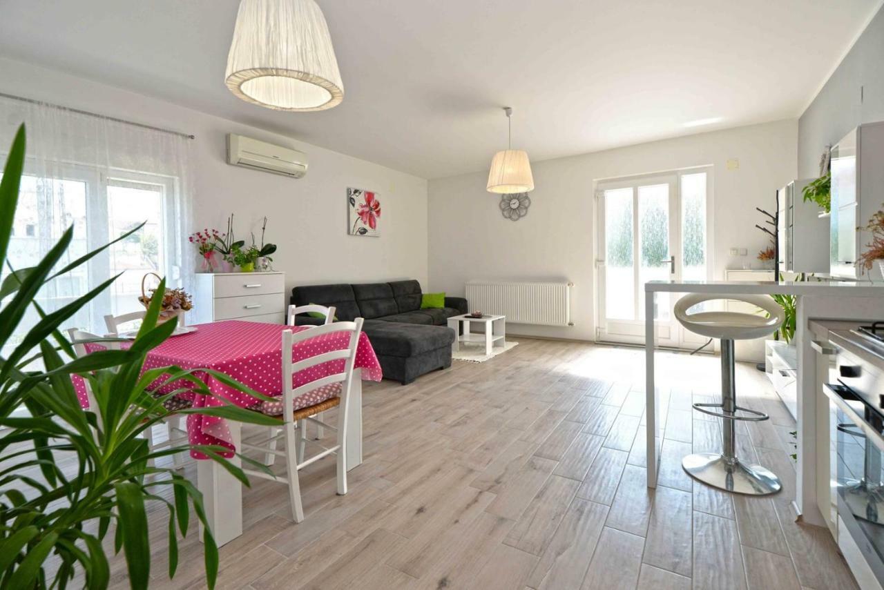 Apartment Kristina Murter Eksteriør billede